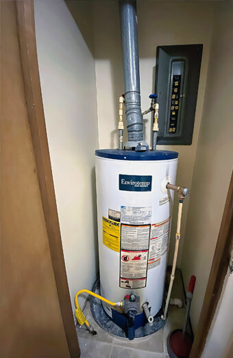 https://watermansbayhotwater.com.au/uploads/2025/06/gas-hot-water-system-40702.jpg