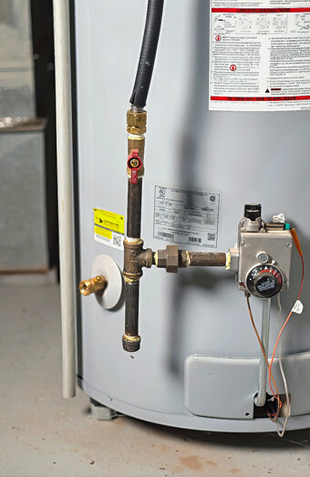 https://watermansbayhotwater.com.au/uploads/2025/06/gas-hot-water-system-65811.jpg