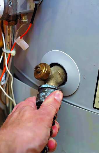https://watermansbayhotwater.com.au/uploads/2025/06/hot-water-servicing-21854.jpg