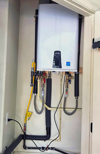 https://watermansbayhotwater.com.au/uploads/2025/06/instant-hot-water-systems-35536.jpg